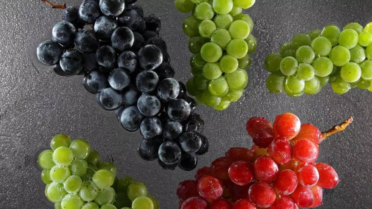 Green vs black vs red grapes: Which variety offers the most nutritional benefits