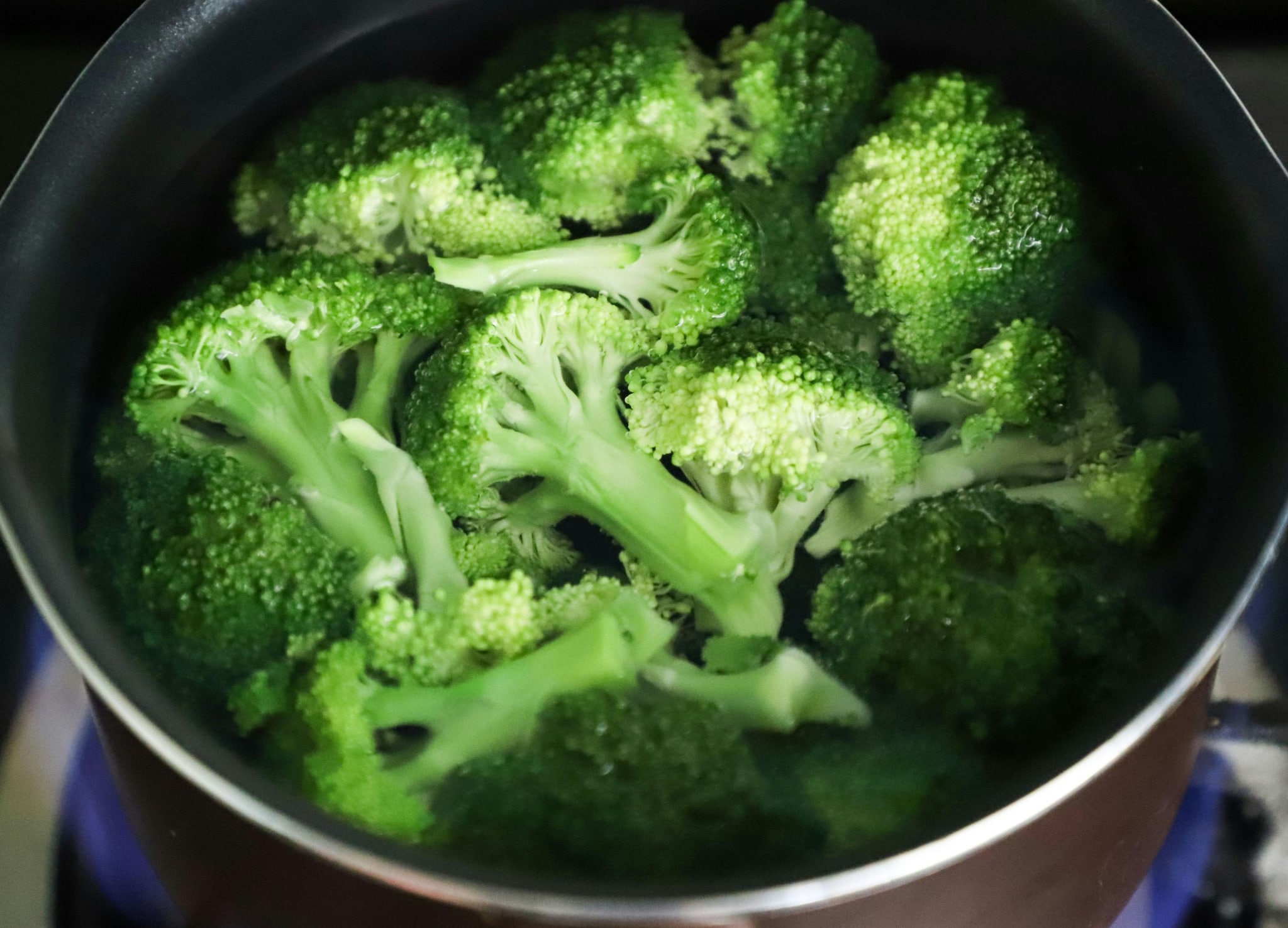 Fights Inflammation: Broccoli contains compounds like sulforaphane that reduce inflammation in the body. This helps alleviate winter-related joint pain, muscle stiffness, and other inflammatory conditions, supporting overall comfort and mobility during colder months. Fights Inflammation: Broccoli contains compounds like sulforaphane that reduce inflammation in the body. This helps alleviate winter-related joint pain, muscle stiffness, and other inflammatory conditions, supporting overall comfort and mobility during colder months.
